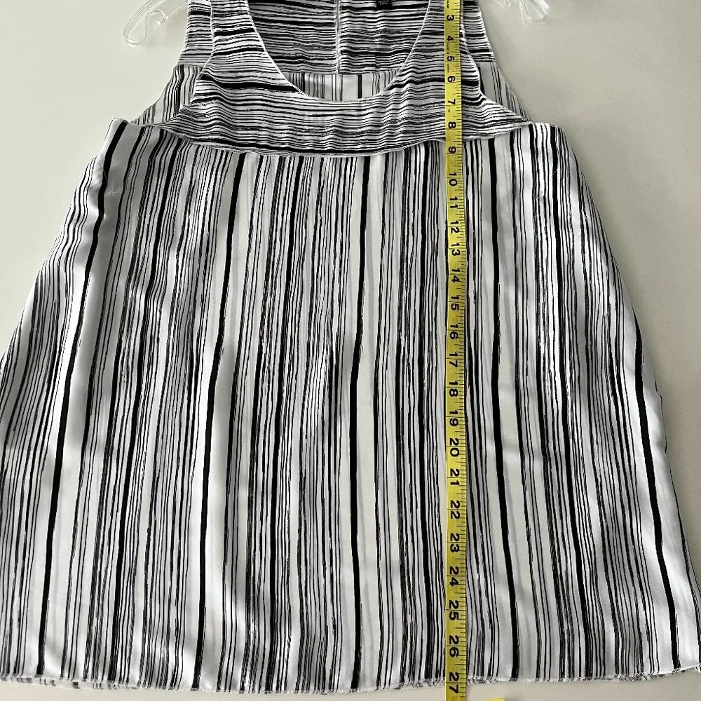 Ann Taylor black & white sleeveless asymmetrical blouse shirt top sz S